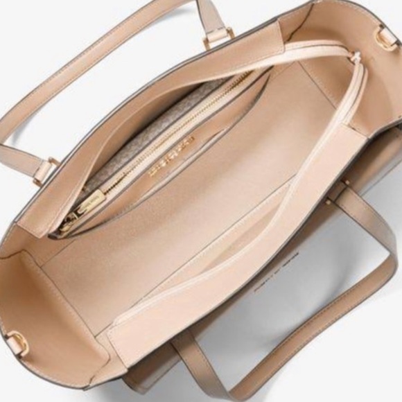 MICHAEL KORS
Maisie Large Pebbled Leather 3-in-1 Tote Bag Buff Multi Signature - Picture 5 of 16